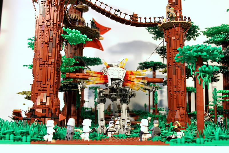 Illustration for article titled 40,000-Piece Lego Battle Of Endor